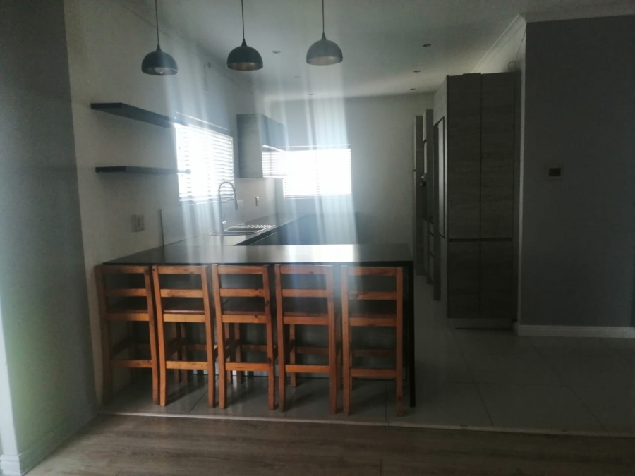 To Let 2 Bedroom Property for Rent in Athlone Western Cape